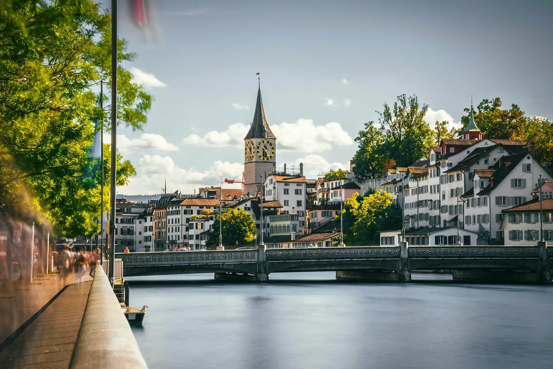 Helvetischebank zuerich limmat stpeter 1
